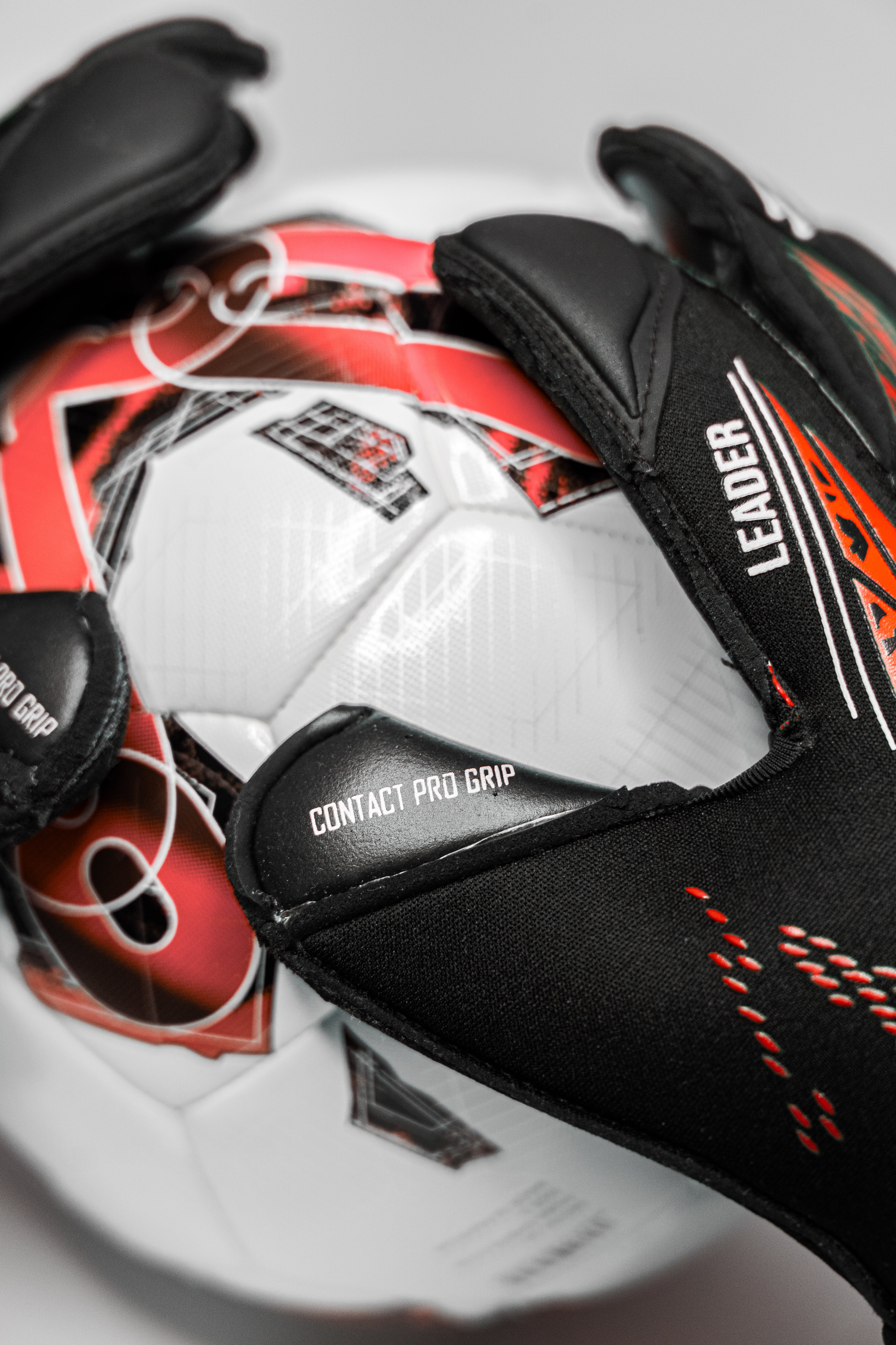 LEADER Pro Dark